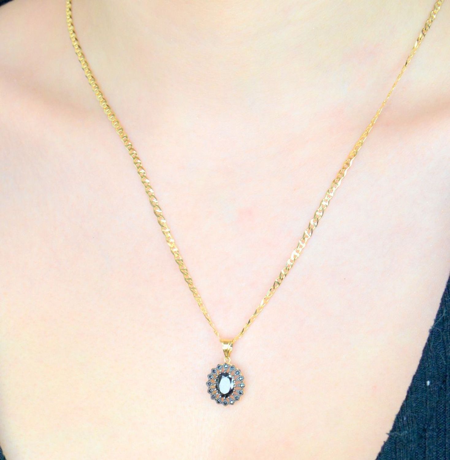 Zawieszka złota markiza z czarnymi cyrkoniami i czarnym rodem, próba 585 ZA 7083 585. Zawieszka złota z czarnymi kamieniami. Modna złota biżuteria. Zawieszki złote. Prezent dla kobiety. 1.jpg